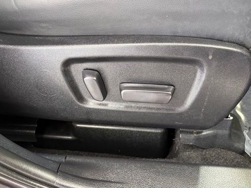 Used 2019 Toyota Highlander AWD V6 image 21