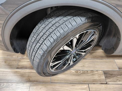 Certified 2022 Ford Escape SE w/ SE Sport Appearance Package image 21