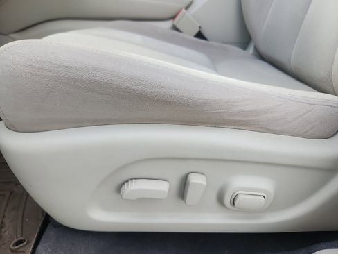 Used 2018 Nissan Murano SV image 23