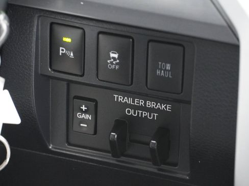 Used 2019 Toyota Tundra Platinum image 37