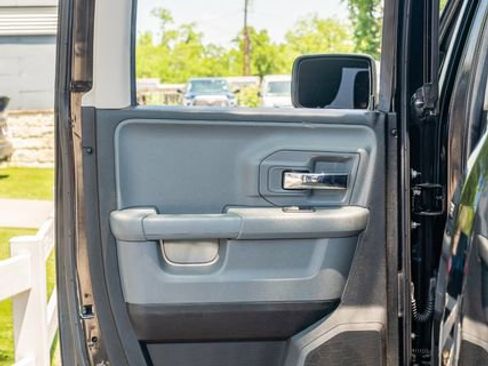 Used 2019 RAM 1500 Classic Warlock AWD/4WD image 32