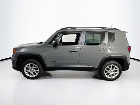 Used 2022 Jeep Renegade Latitude w/ Convenience Group AWD/4WD image 8