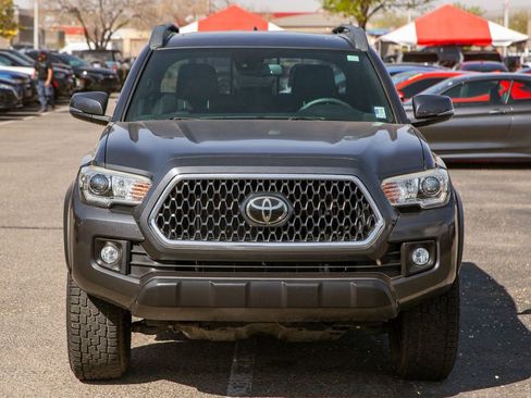Used 2018 Toyota Tacoma TRD Off-Road image 3