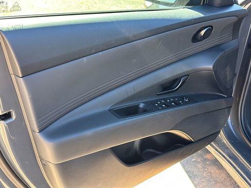 New 2025 Hyundai Elantra SEL image 10