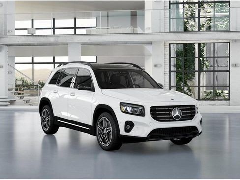 Used 2026 Mercedes-Benz GLB 250 4MATIC image 10