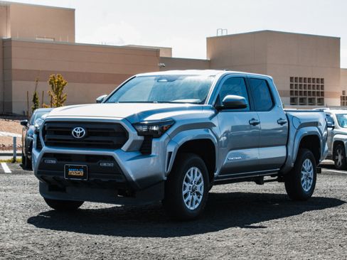 Used 2024 Toyota Tacoma SR5 AWD/4WD image 1