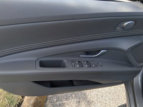 Used 2023 Hyundai Elantra SEL w/ Convenience Package FWD image 11