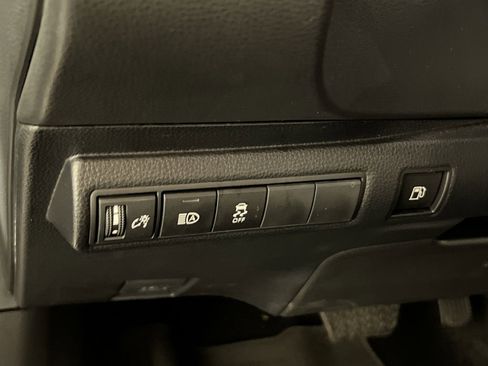 Used 2024 Toyota Corolla SE image 28