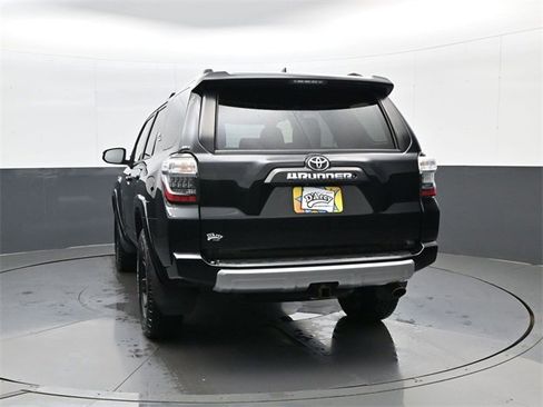 Used 2018 Toyota 4Runner TRD Off-Road Premium image 6