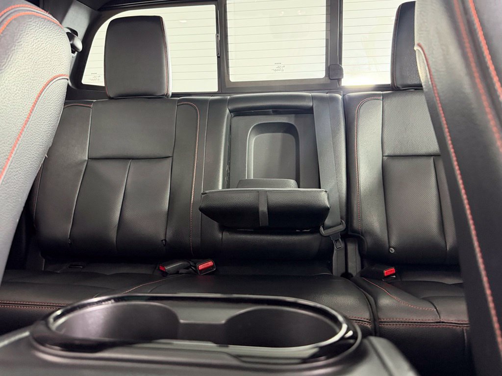 Used 2024 Nissan Titan PRO-4X w/ Pro-4x Convenience Package AWD/4WD image 18