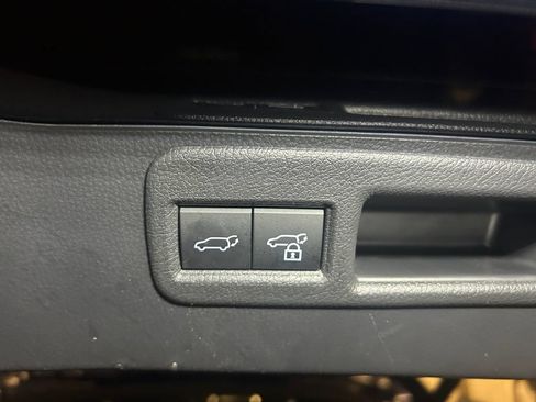 Used 2021 Toyota Venza Limited w/ Advanced Technology Package AWD/4WD image 21