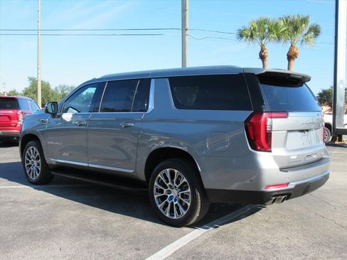 Used 2025 GMC Yukon XL Denali image 7