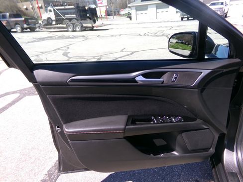 Used 2015 Ford Fusion SE w/ Equipment Group 501A image 11