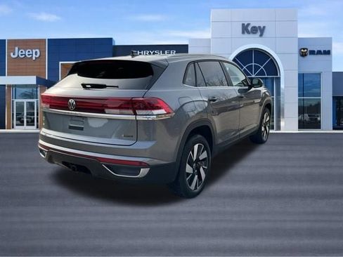 Used 2024 Volkswagen Atlas Cross Sport SE image 6
