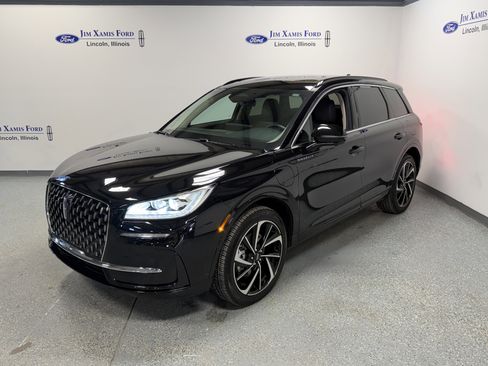 Used 2025 Lincoln Corsair Grand Touring w/ Equipment Group 301A image 3