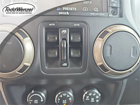 Used 2016 Jeep Wrangler Unlimited Sahara AWD/4WD image 31