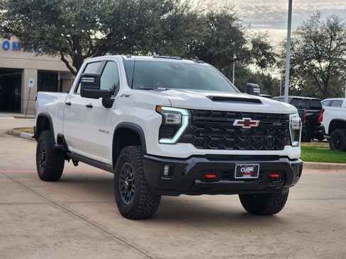 New 2026 Chevrolet Silverado 2500 ZR2 image 2