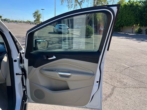 Used 2015 Ford C-MAX Energi SEL image 19