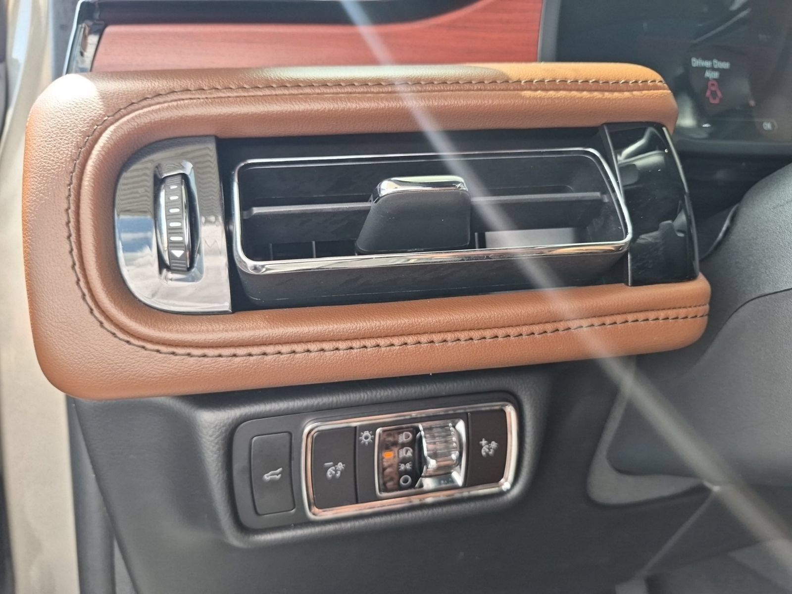 Used 2023 Lincoln Aviator Reserve w/ Elements Package Plus RWD image 12