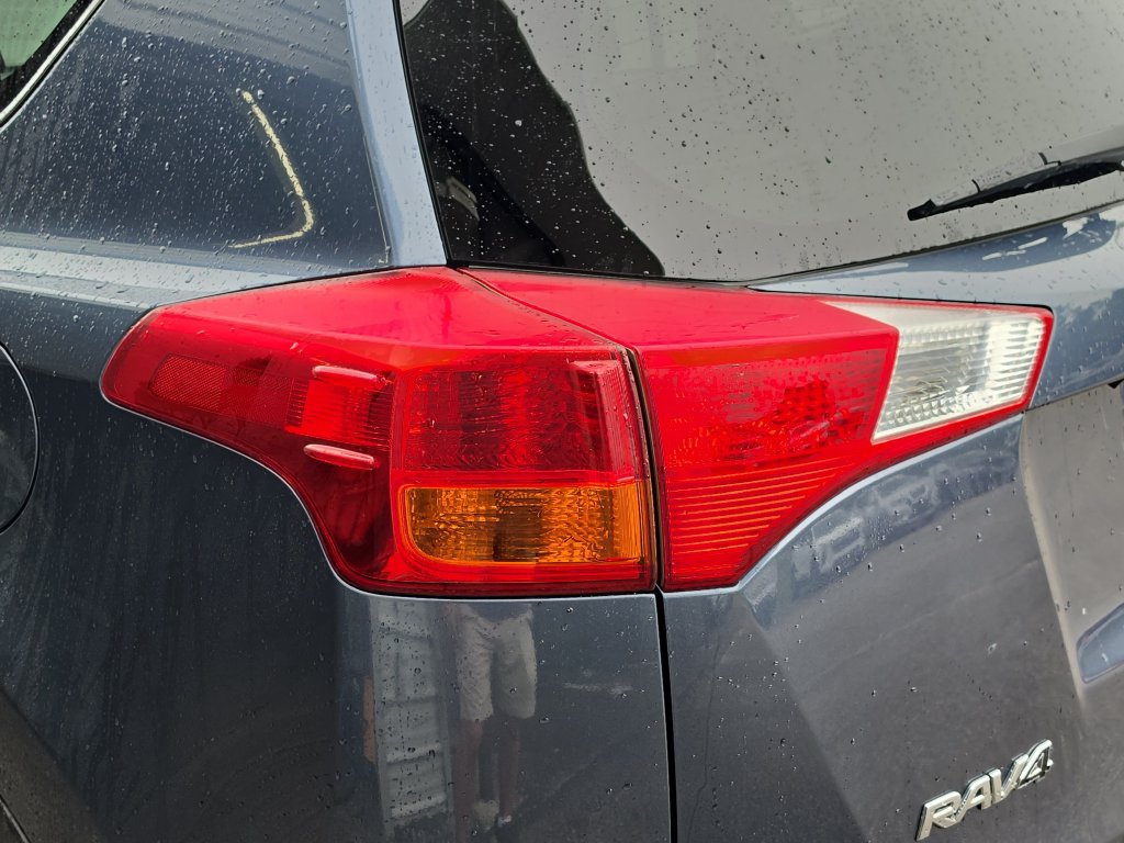 Used 2014 Toyota RAV4 LE AWD/4WD image 13