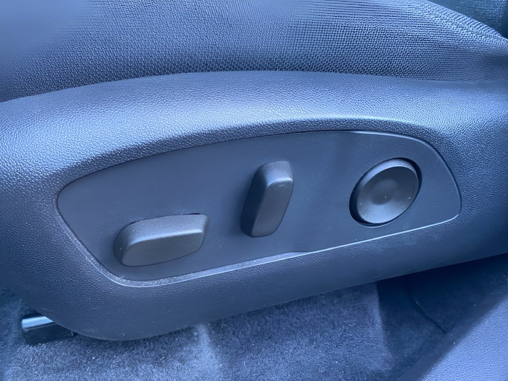 Used 2025 GMC Acadia Elevation FWD image 16