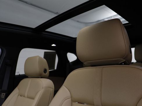 Used 2025 Chevrolet Blazer Premier w/ Driver Confidence II Package image 13