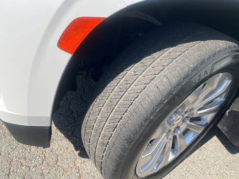 Used 2021 Chevrolet Tahoe Premier AWD/4WD image 12