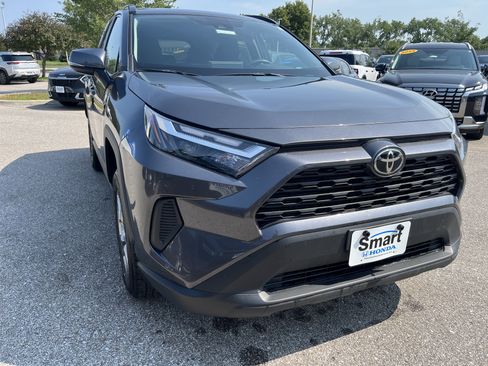 Used 2025 Toyota RAV4 XLE AWD/4WD image 3