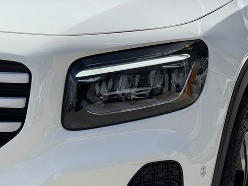 Used 2025 Mercedes-Benz GLB 250 4MATIC image 39