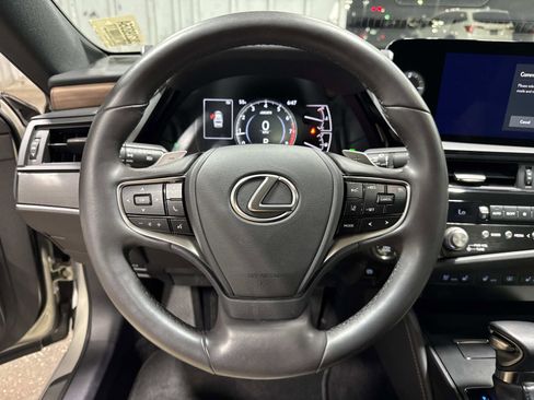 Certified 2023 Lexus ES 350 w/ Premium Package image 27
