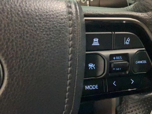 Used 2022 Toyota Tundra SR5 w/ SR5 Premium Package AWD/4WD image 18