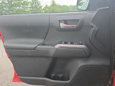 Used 2023 Toyota Tacoma TRD Off-Road AWD/4WD image 26
