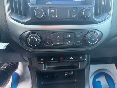Used 2021 Chevrolet Colorado LT w/ Fleet Safety Package RWD image 18