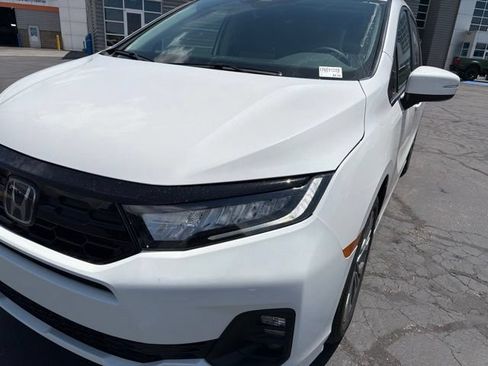 Used 2025 Honda Odyssey Touring image 18
