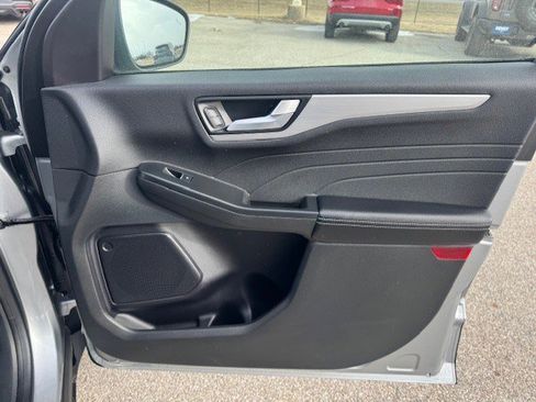 Used 2023 Ford Escape Platinum image 32