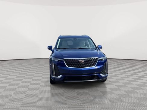 Used 2023 Cadillac XT6 Premium Luxury w/ Technology Package AWD/4WD image 3