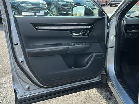 Used 2025 Honda CR-V Sport Touring image 9