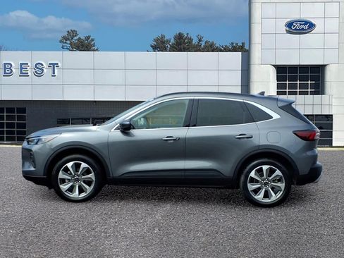 Used 2025 Ford Escape Platinum AWD/4WD image 2