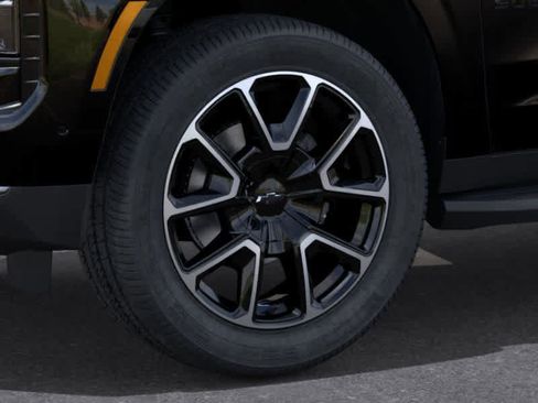 New 2026 Chevrolet Suburban RST image 9