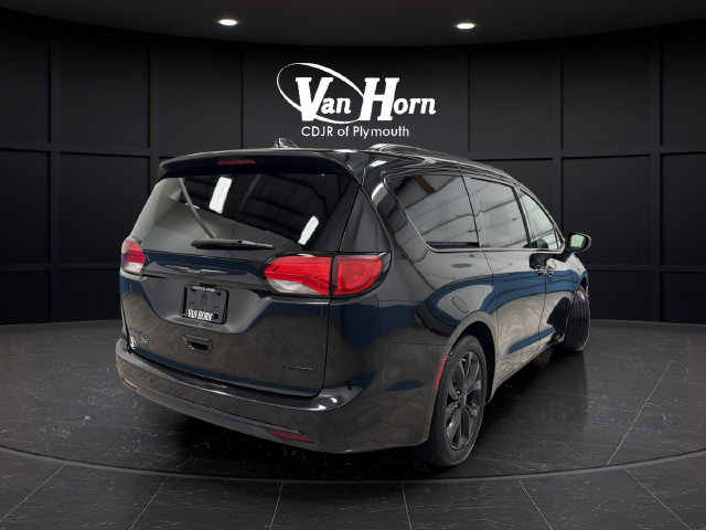 Used 2020 Chrysler Pacifica Limited FWD image 7