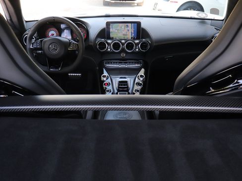 Used 2018 Mercedes-Benz AMG GT R image 32