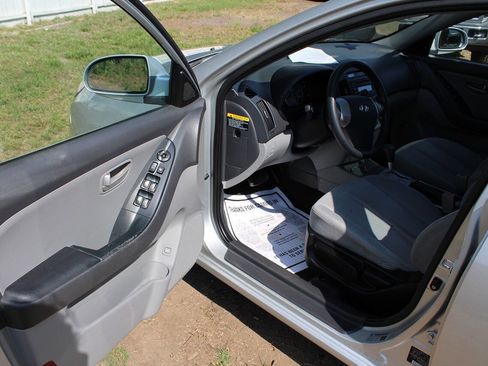 Used 2008 Hyundai Elantra SE FWD image 13