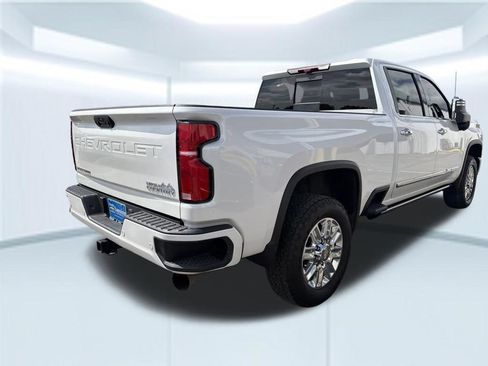 Used 2025 Chevrolet Silverado 2500 High Country w/ High Country Premium Package AWD/4WD image 6
