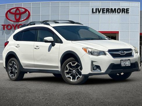 Used 2016 Subaru Crosstrek 2.0i Limited w/ Popular Package #1 AWD/4WD image 2
