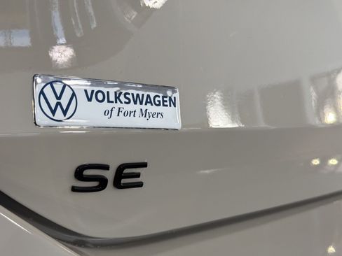 New 2026 Volkswagen Tiguan SE R-Line FWD image 34