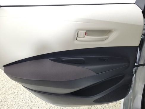 Used 2025 Toyota Corolla LE FWD image 14