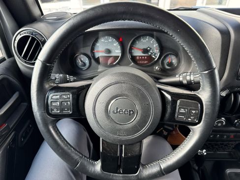 Used 2017 Jeep Wrangler Unlimited Sahara image 12