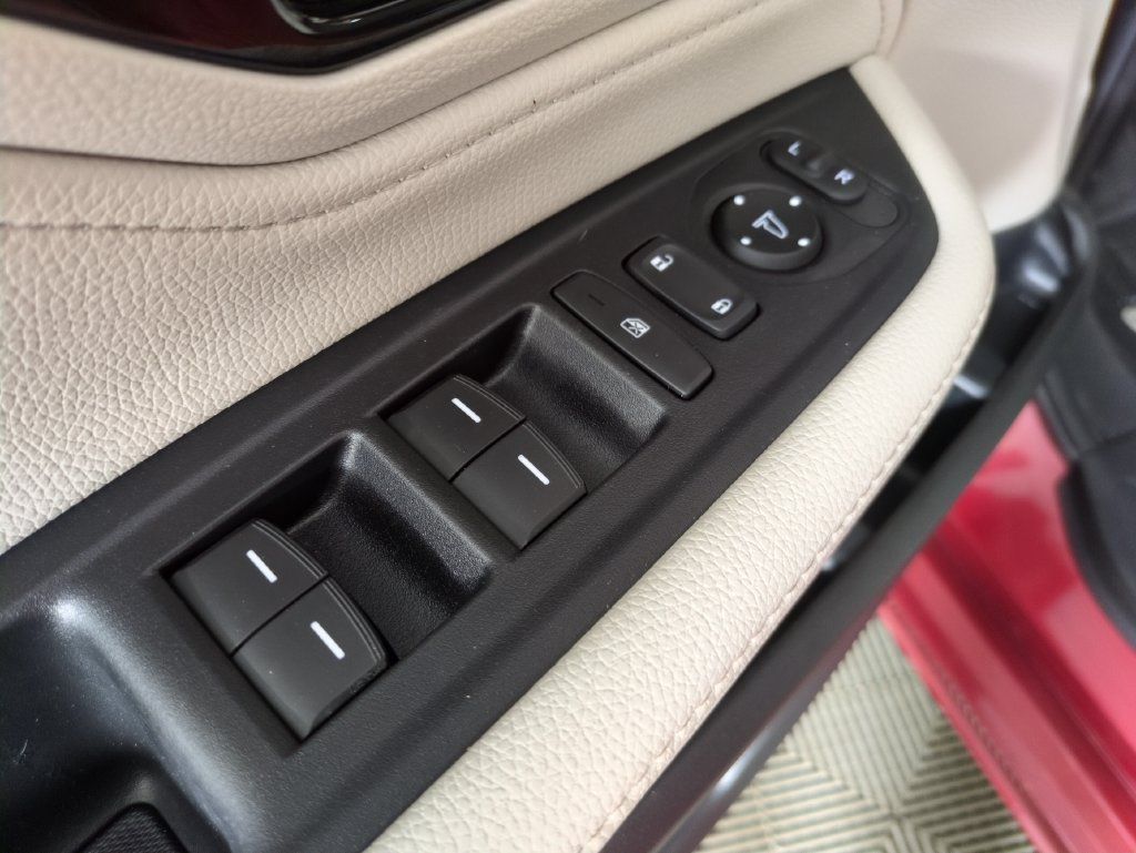 Certified 2025 Honda Odyssey Touring image 17