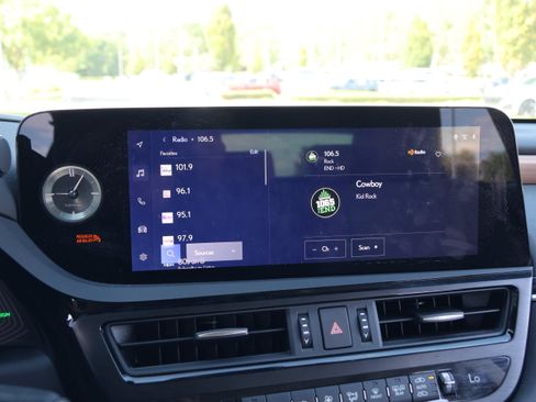 Certified 2025 Lexus ES 350 Ultra Luxury w/ Accessory Package (Z1) FWD image 23