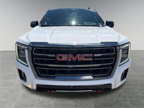 Used 2023 GMC Yukon XL AT4 w/ AT4 Premium Package AWD/4WD image 9